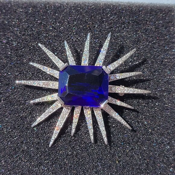 Vintage Silver Starburst Brooch Pin With Deep Blue Glass Gem & Clear Rhinestones - Picture 2 of 10